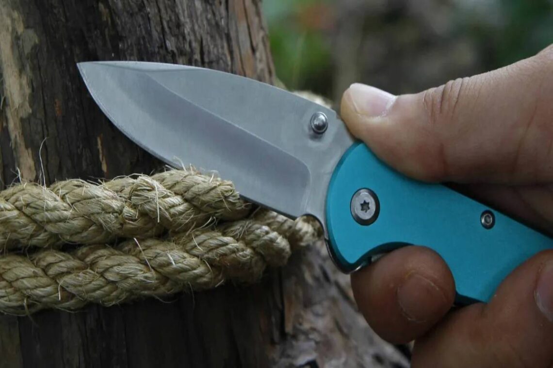 Ozark Trail Knife_ A Reliable Companion for Outdoor Enthusiasts